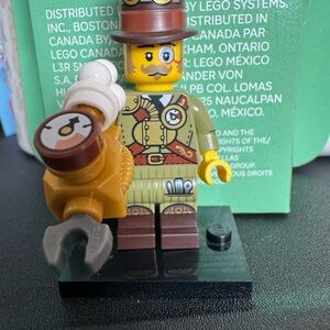 LEGO Mini-figure Series 27: Steampunk Inventor